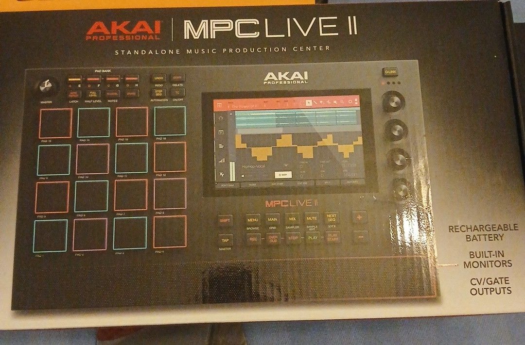 AKAI Pro MPC LIVE II Music Production Center