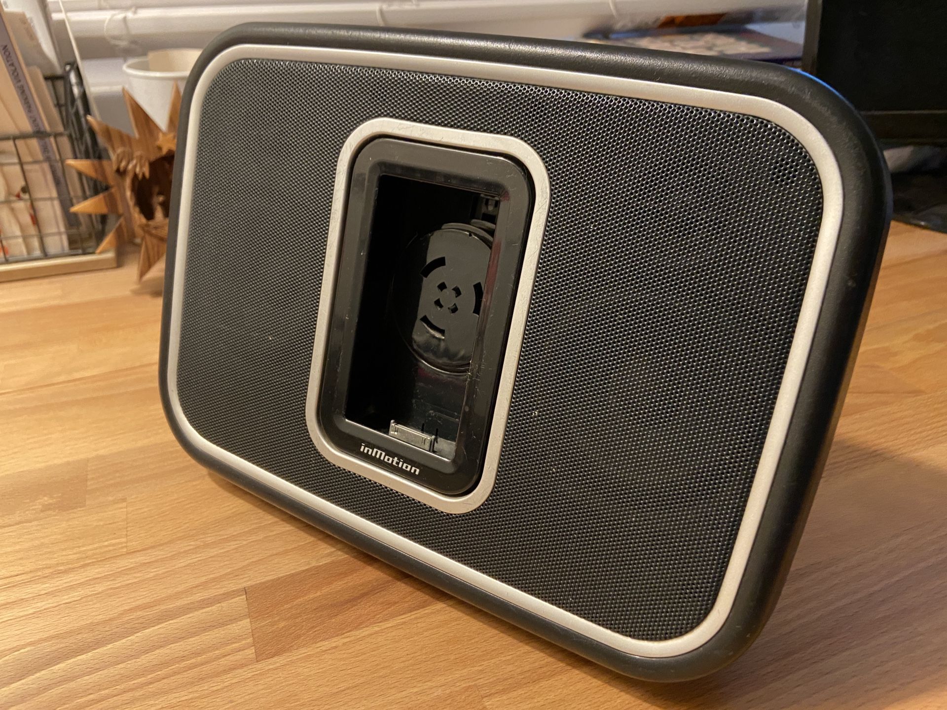 InMotion Portable Speaker π
