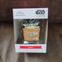 Star Wars: The Mandalorian™ Grogu™ in Bag Hallmark Ornament

