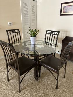 Round Glass Top Dining Table with 4 Chairs
