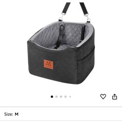 Barely used dog car seat! For Dogs Up To 30 Lbs $55