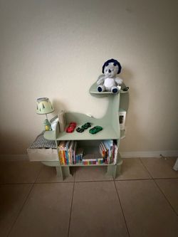 Kids dinosaur bookshelf