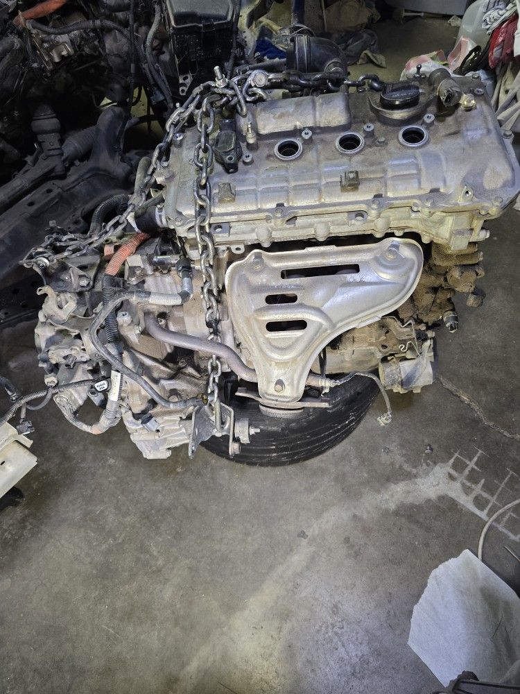 2010 - 2015 Toyota Prius engine/transmission