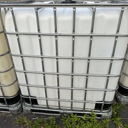 270 Gallon Water Tank