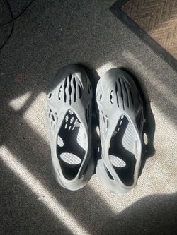 Yeezy foam runner onyx