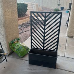 New Planter Garden  Box With Trellis 