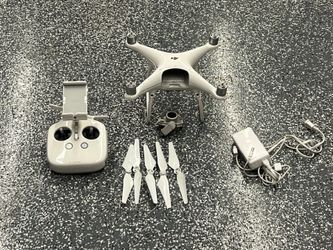 DJI PHANTOM 4 (READ DESCRIPTION )
