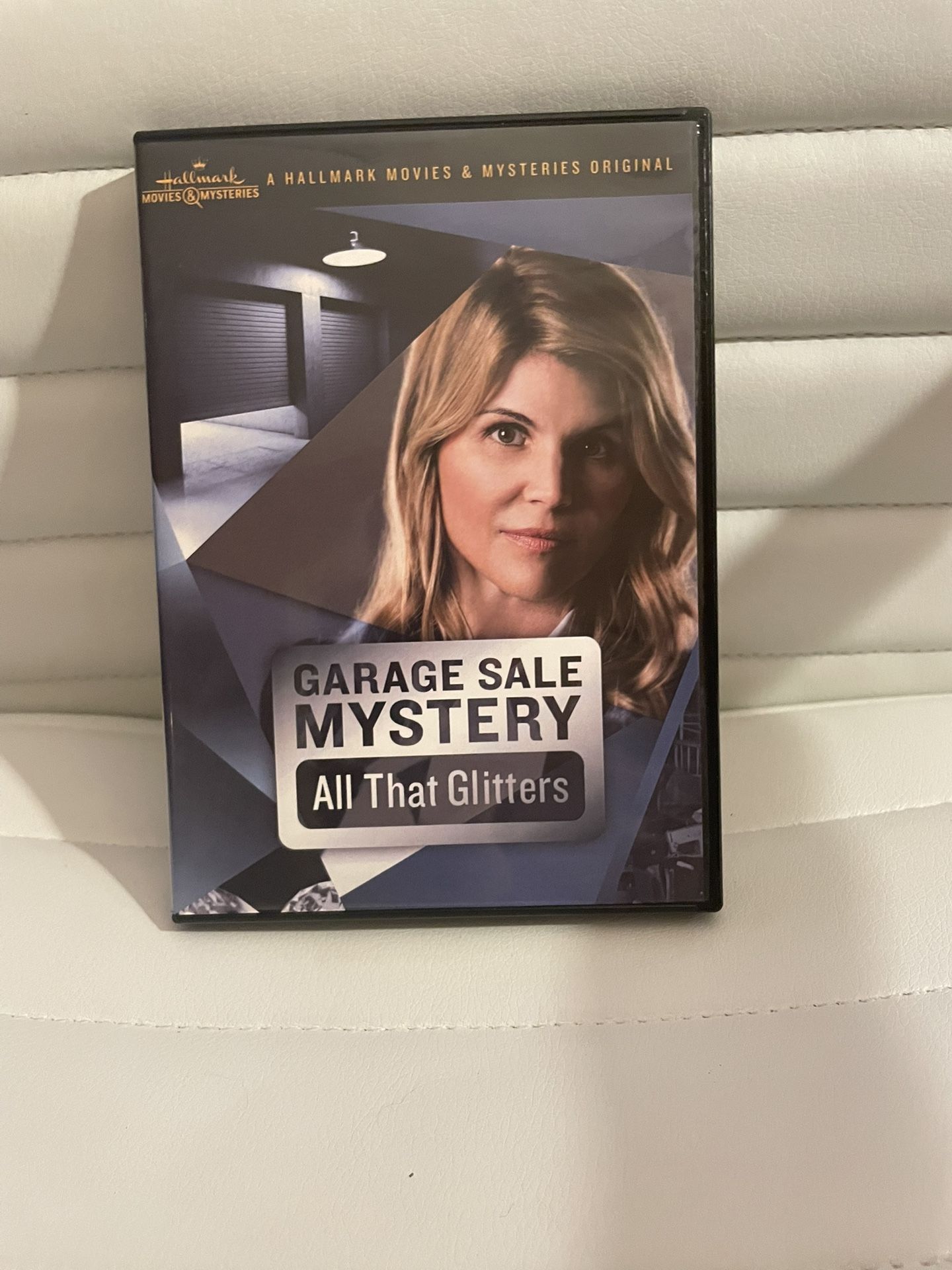 Garage Sale Mystery All That Glitters 