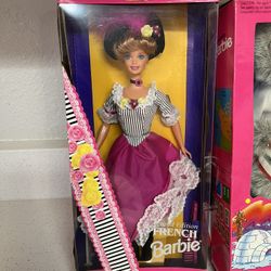 French Barbie doll from the "Dolls of the World" collection. Year Issued: 1996. Box damage $25