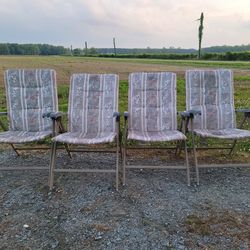 Set of 4 Patio Chairs  Foldable 