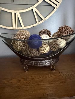 Glass decorative bowl