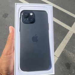 I P H O N E 15 128Gb Unlocked Any Carrier