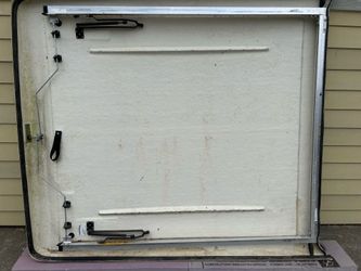 Truck bed cover
