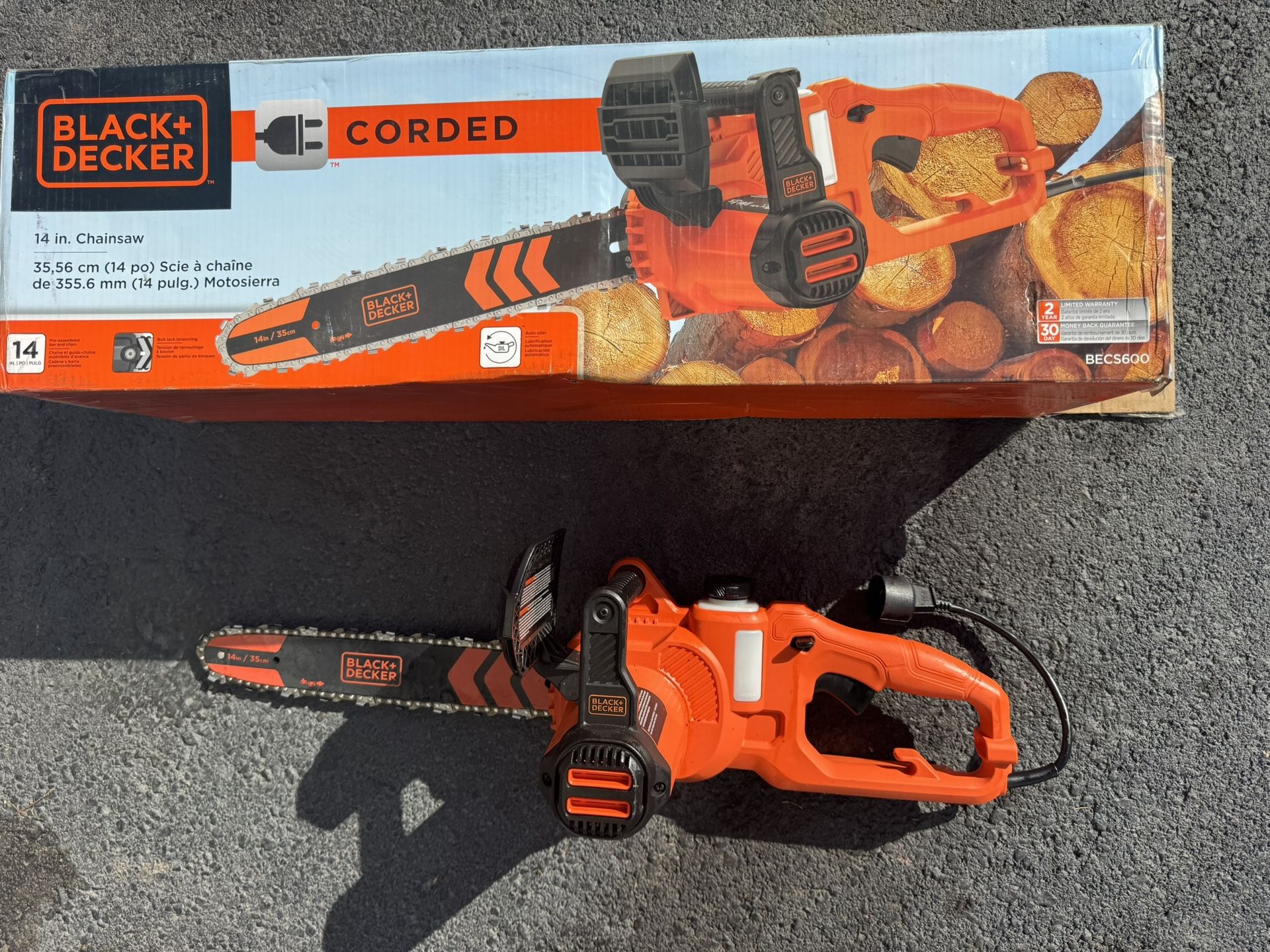 New Black N Decker Corded Chainsaw 14”. Must Pickup