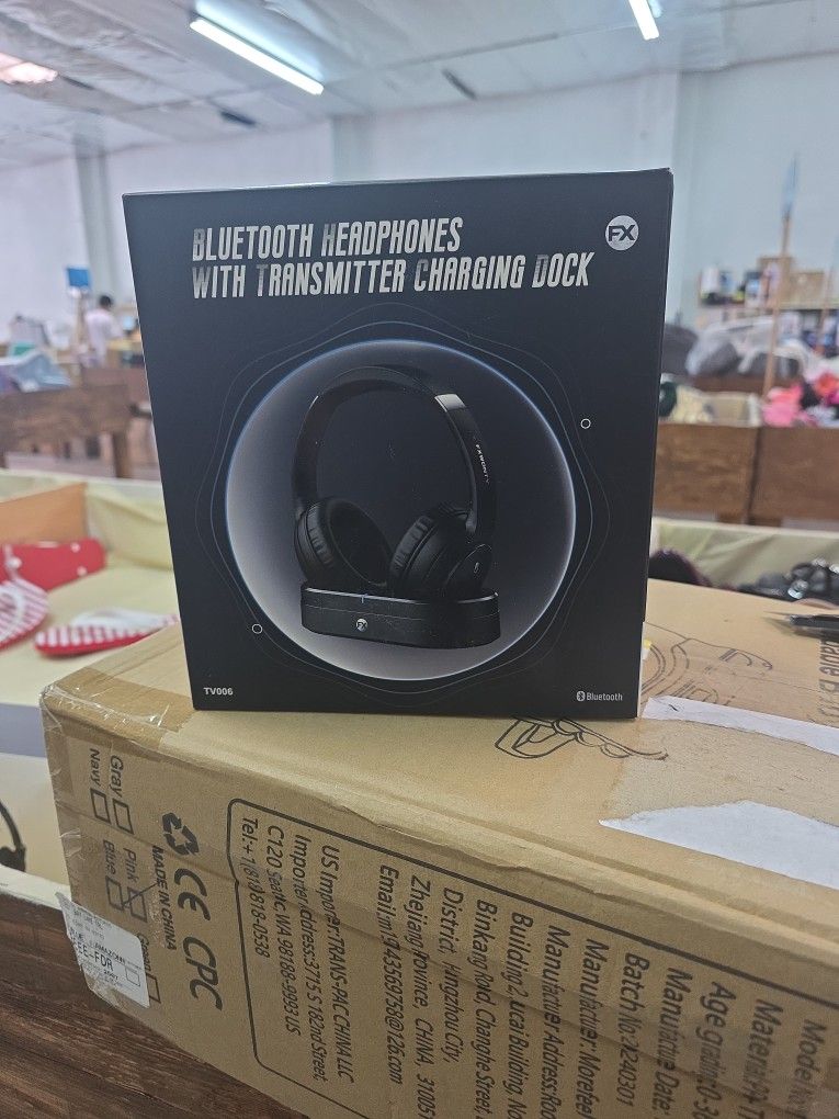 FX- BLUETOOTH HEADPHONES WITH TRANSMITTER CHARGING DOCK