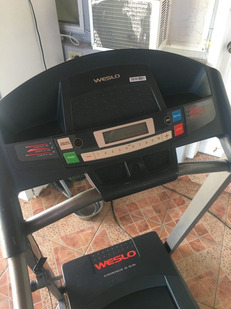 Weslo Treadmill for Sale in Miami, FL OfferUp