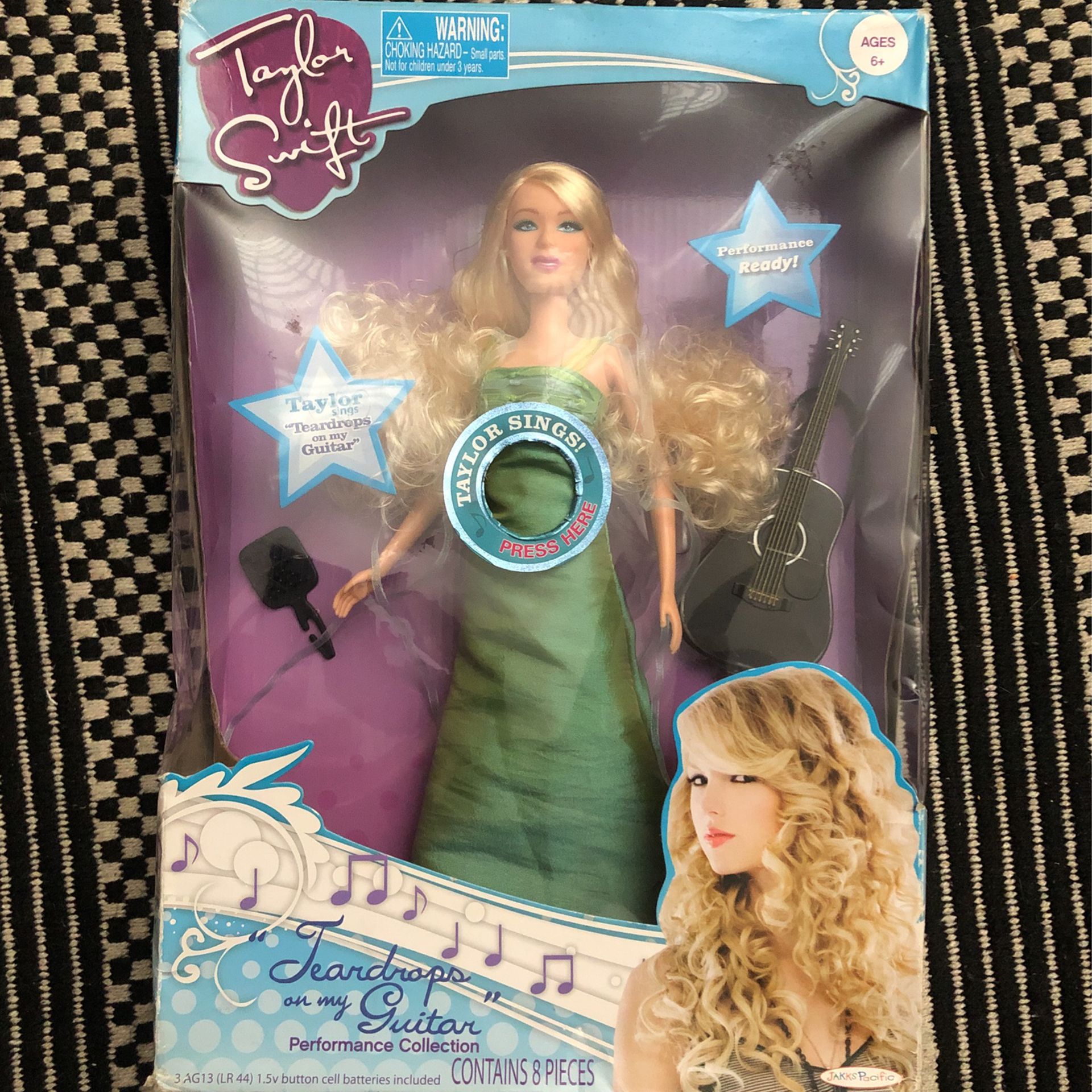 Taylor Swift Collectors Doll for Sale in Fontana, CA - OfferUp