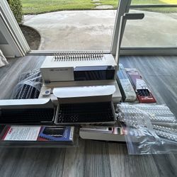 GBC Deluxe Image-Maker 2000 Book Binding System With Over 200 Free Binding Combs