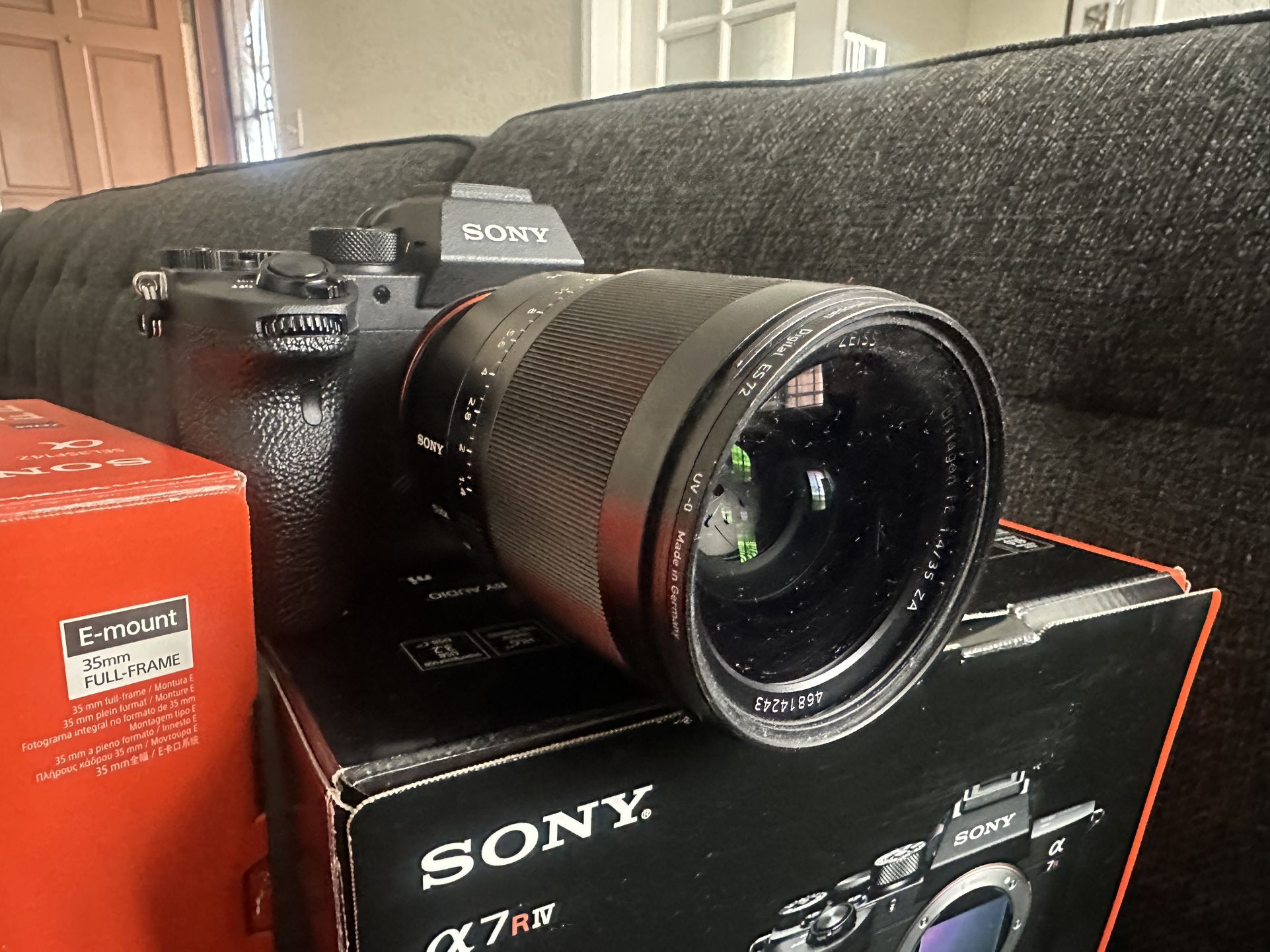 Sony A7RIV (body) + Sony Zeiss Distagon 35mm 2.8 (lens)