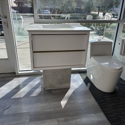 36” Bathroom Vanity In White Wall Mounted