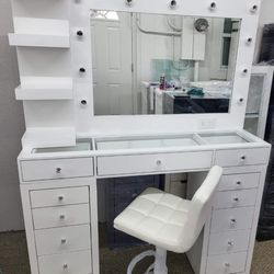 Vanitys Chair 