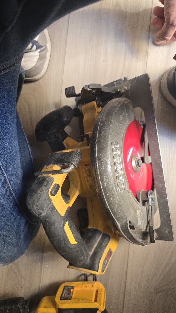 skill saw dewalt 60v