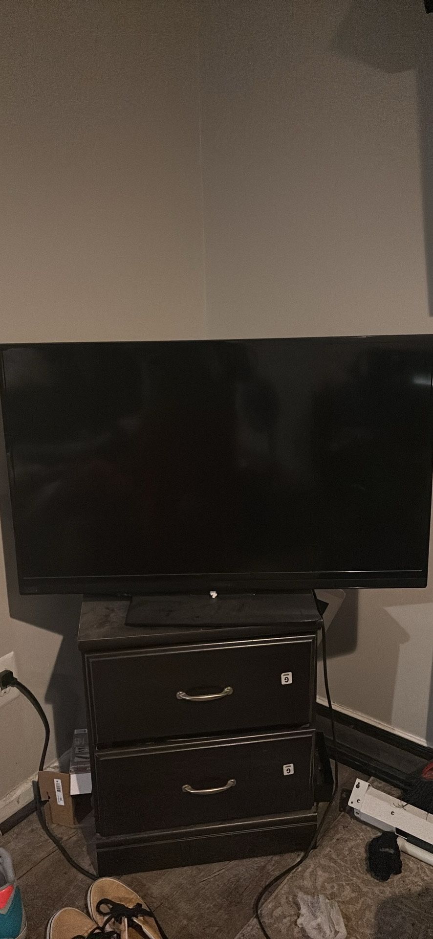 35 Inch TV