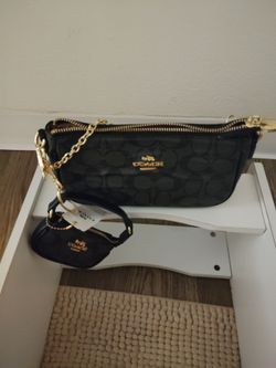 Coach Blk Off Shoulder Bag w Coin Purse