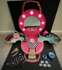 L.O.L. Surprise Hair Salon Playset