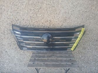 2024-25 Nissan Rogue Grill