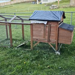 PENDING PICKUP- Free Chicken Coop