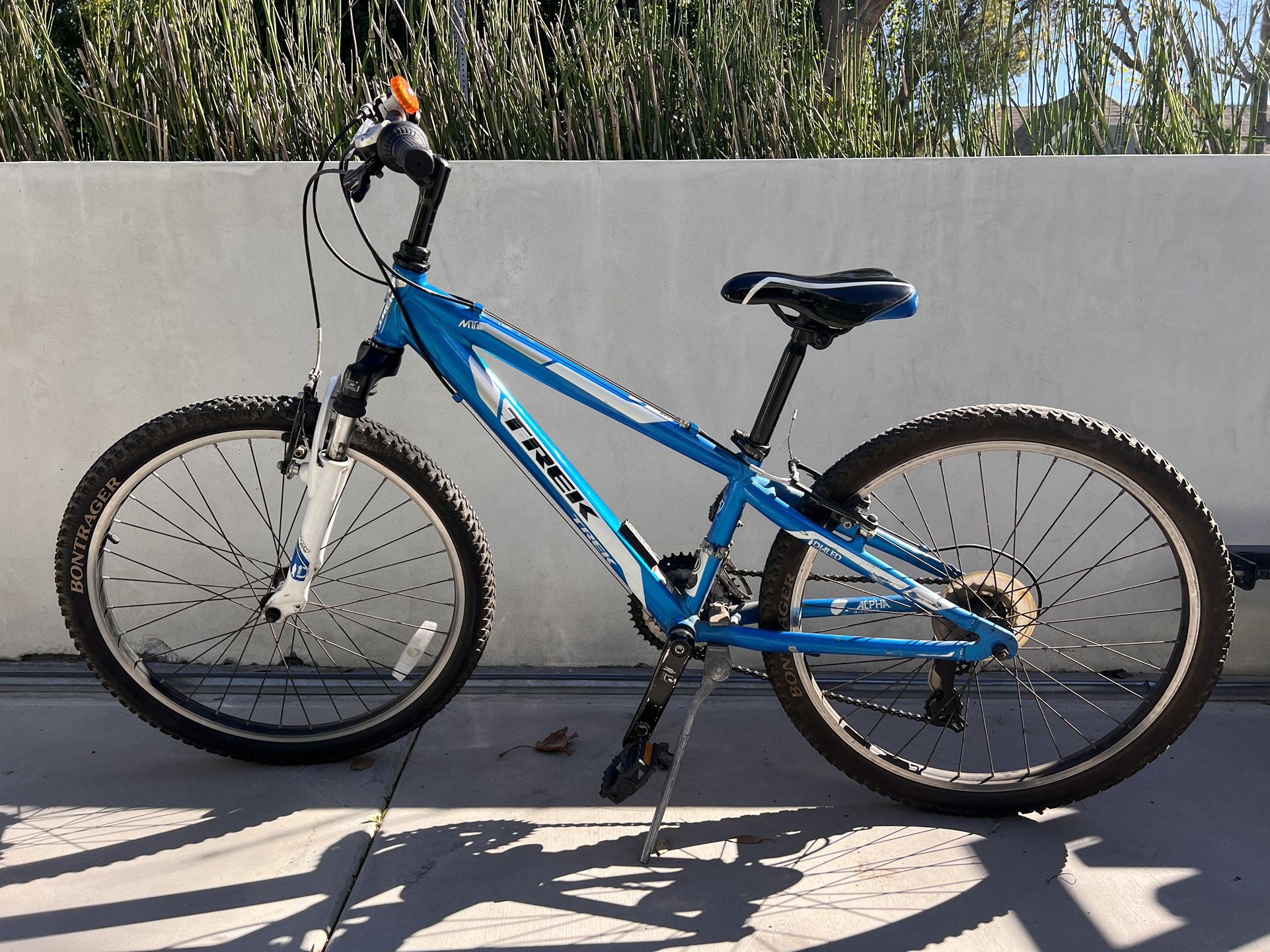 TREK MT220 Kids 24in 24in Wheel Blue PGH 20159 chwssc .zm