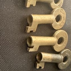 Vintage 4 different railroad keys