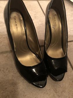 Tahari black patent wedge shoe