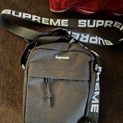 supreme shoulder bag