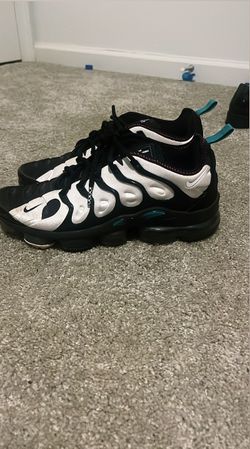 Nike Air  Vapor Max Plus  Size  9