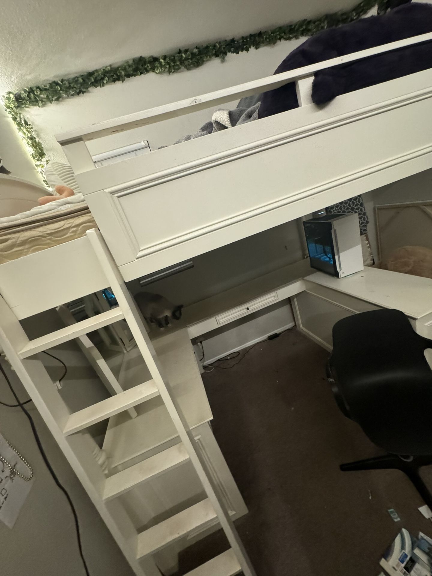 Pottery barn : Chelsea Vanity Loft Bed