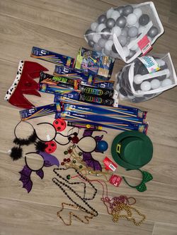 Miscellaneous Kids Things Glow Sticks, Ball Pit Balls/Stars, Holiday Wear