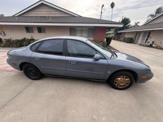 1999 Ford Taurus