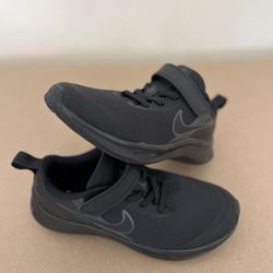 Brand New Nike Kids Shoes Size 2y