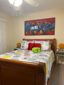 Bedroom Set (Bed & Dresser)