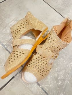 Women's shoes