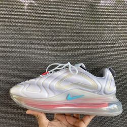 Nike AirMax 720 Pride 