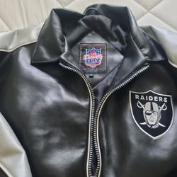 GAME DAY RAIDERS JACKET!!extra Large,