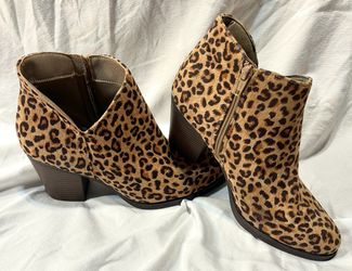 Size 8 Leopard Print Suede Ankle Booties