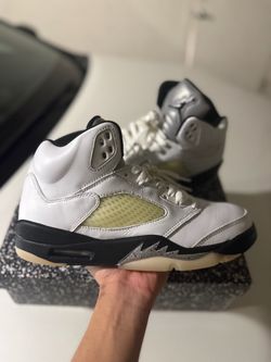 Jordan’s 5s reverse metallic