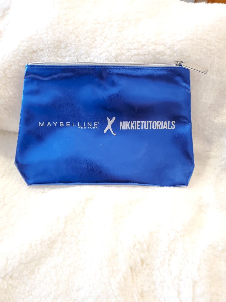 NEW Maybelline × Nikkie Tutorials Makeup Bag