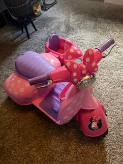 Minnie Mouse scooter