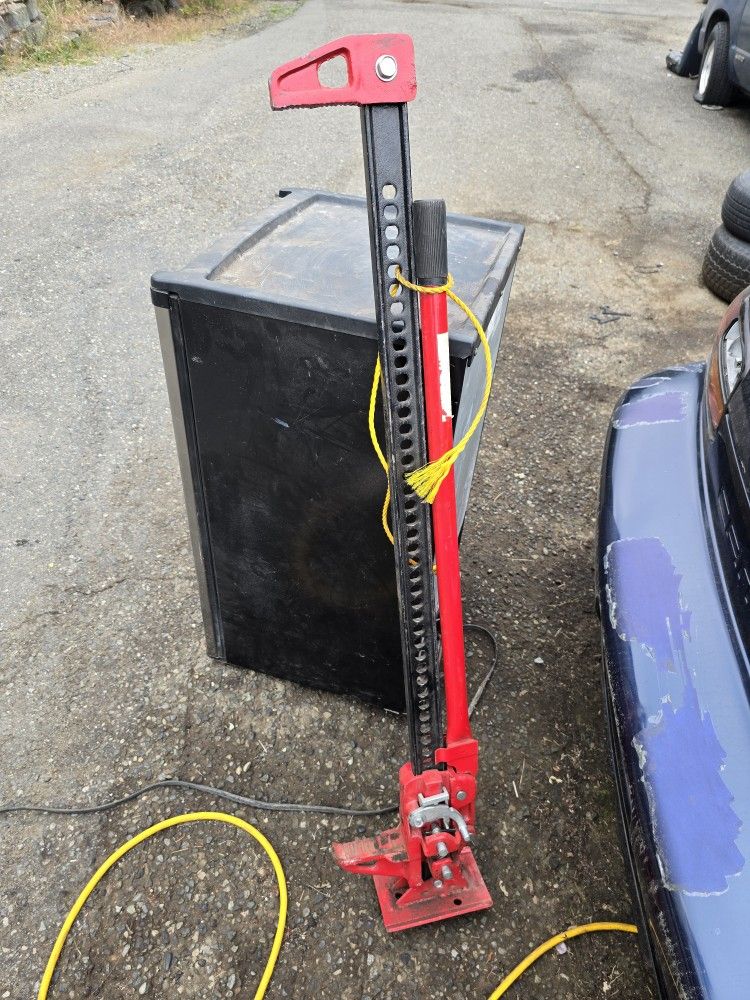 Big Red 48" Farm Jack 3500kg Capacity