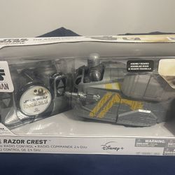 Disney Star Wars The Mandalorian The Razor Crest Radio Control Remote 2.4 ghz